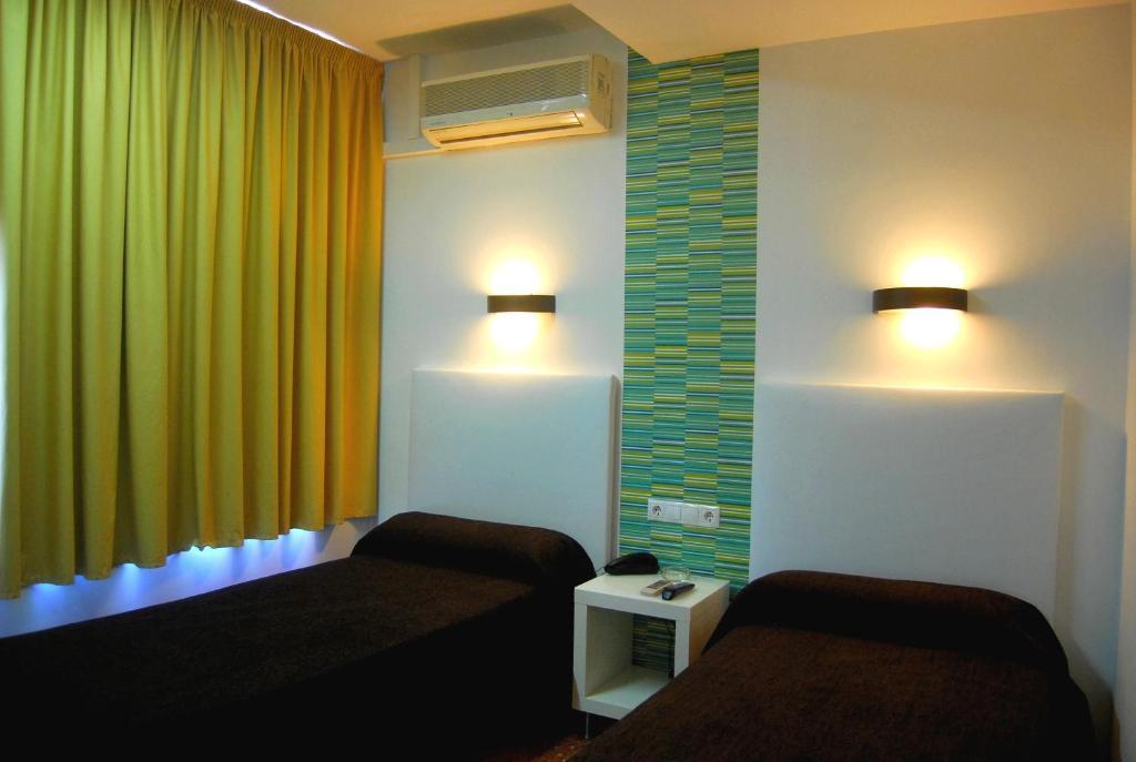 Hostal Restaurante Estacion Jaen Room photo