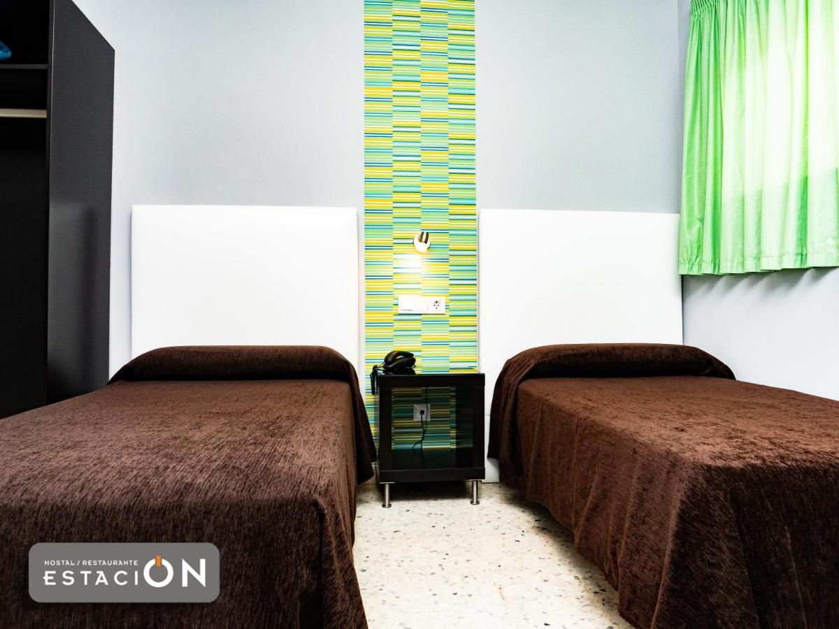 Hostal Restaurante Estacion Jaen Exterior photo